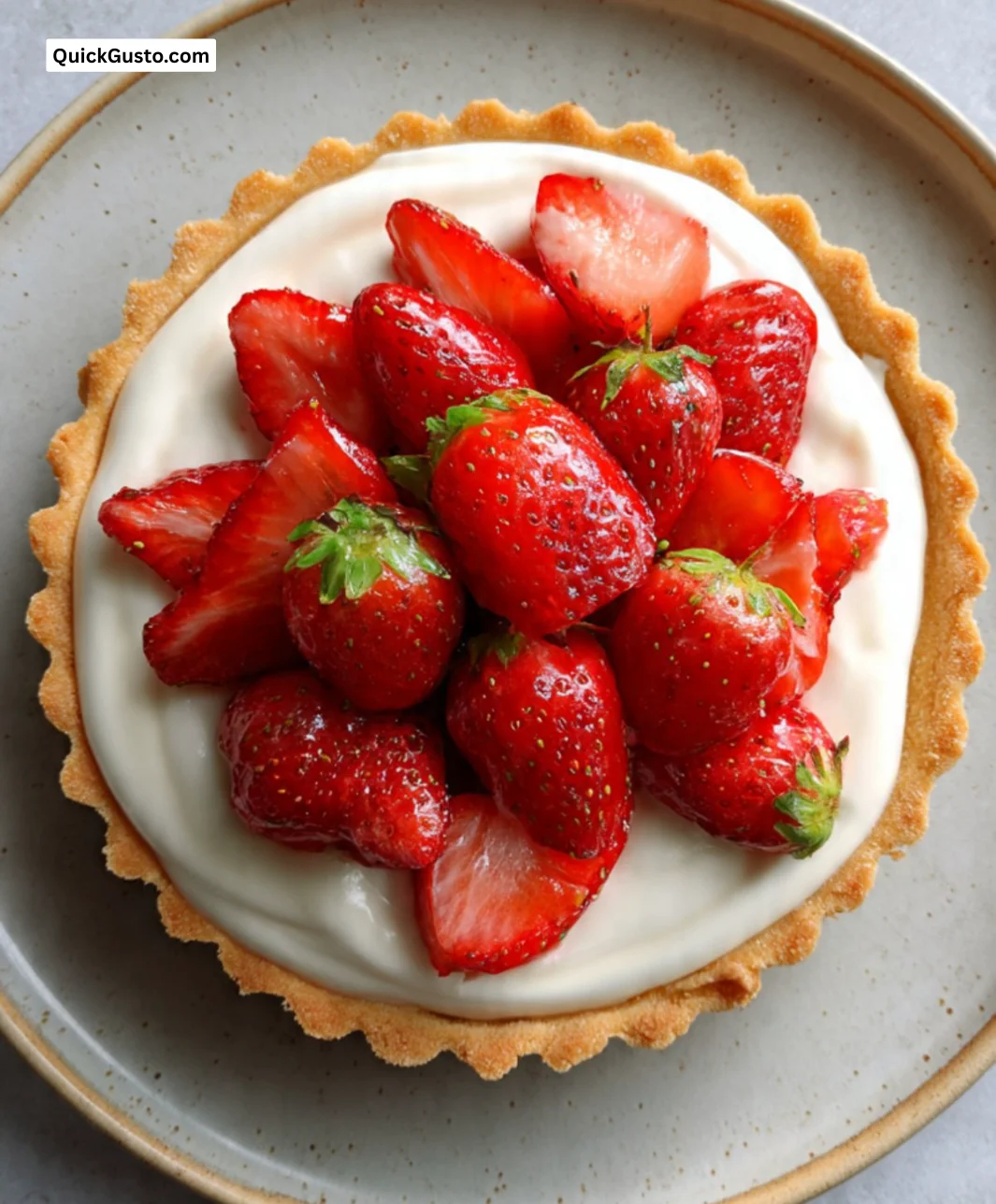 Delicious Soft Tart with white chocolate cream and fresh strawberries