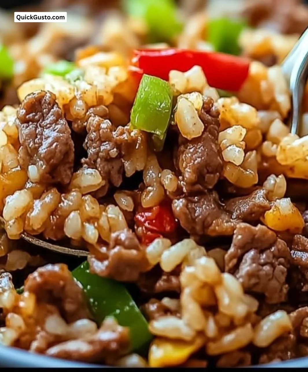 Delicious Beef and Pepper Rice Bowl topped with fresh ingredients