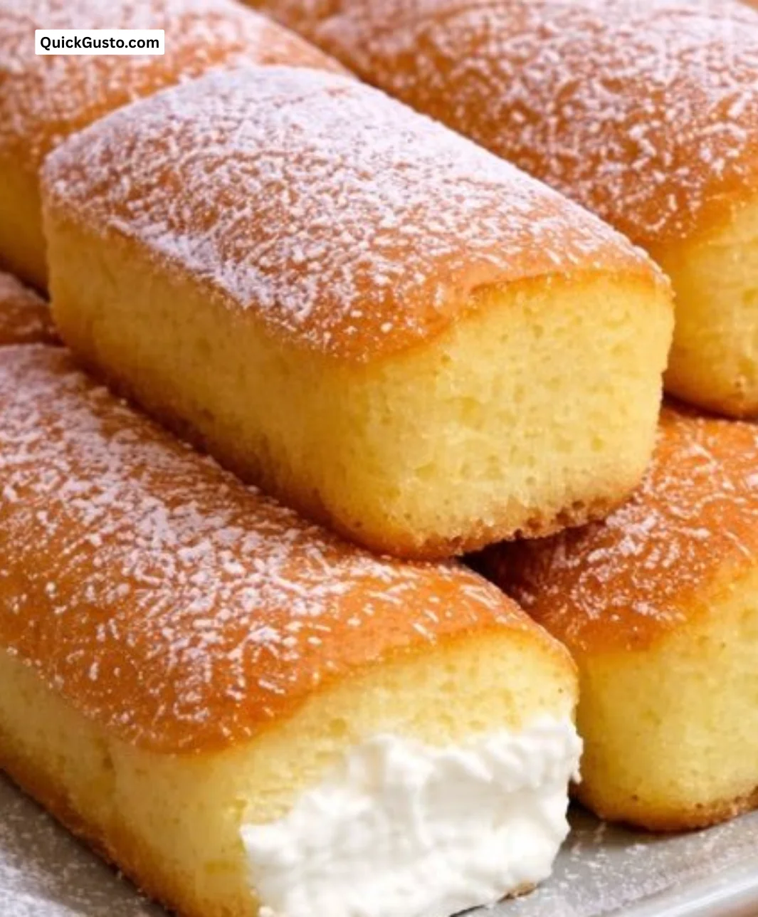 Homemade Twinkies: delicious cream-filled sponge cakes ready to enjoy