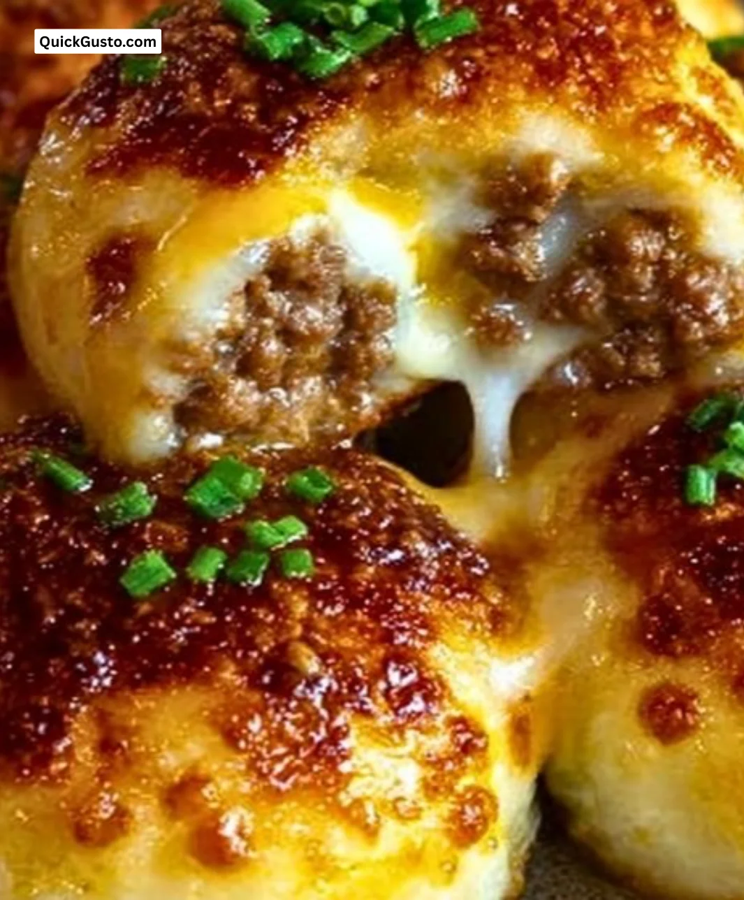 Garlic Parmesan Cheeseburger Bombs serving with crispy texture and gooey filling