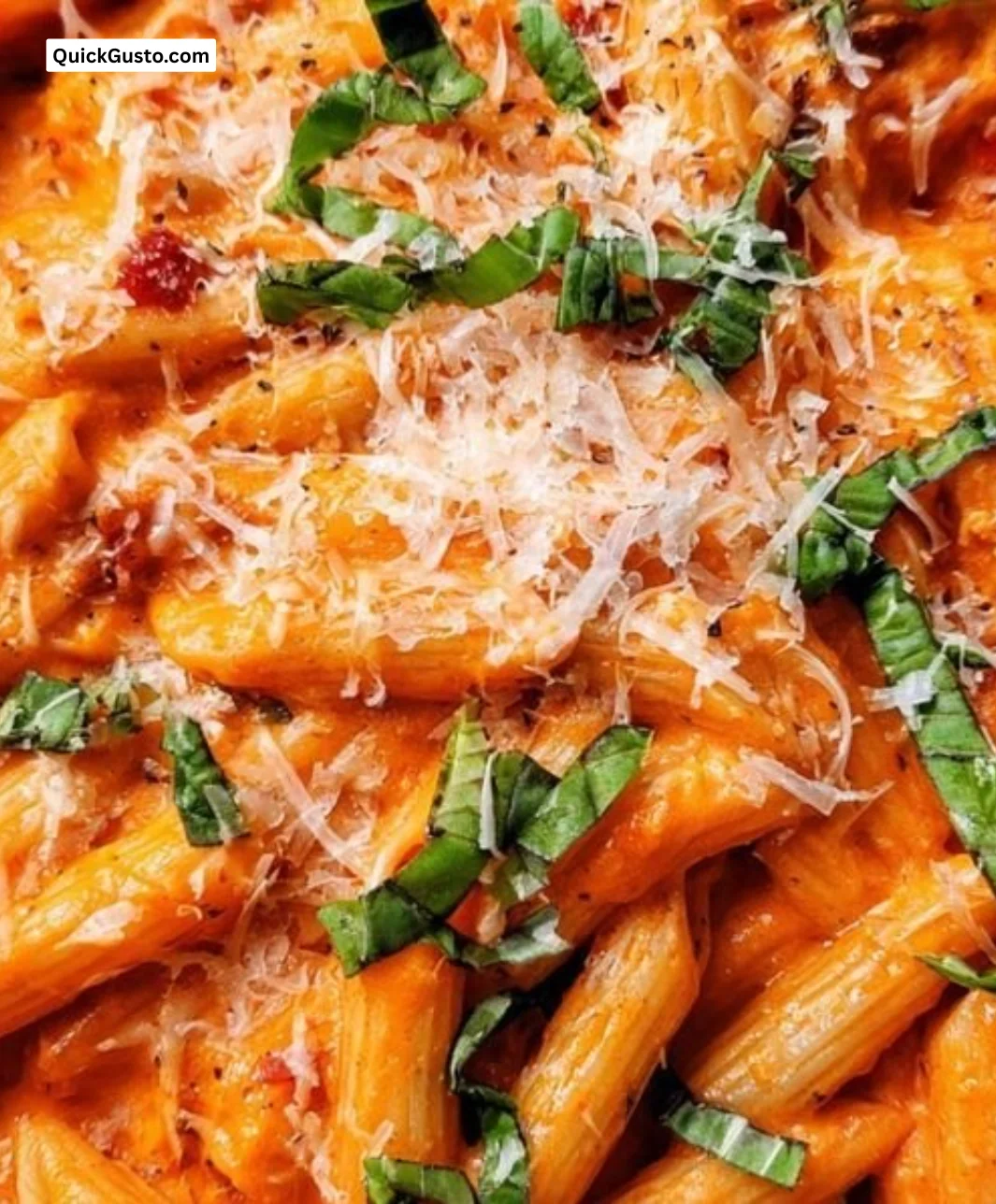 Delicious Penne alla Vodka with creamy vodka sauce, perfect for any occasion.