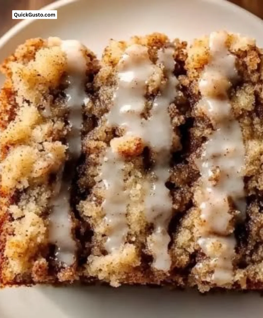 Classic coffee cake banana bread with a cozy presentation, perfect for coffee time.