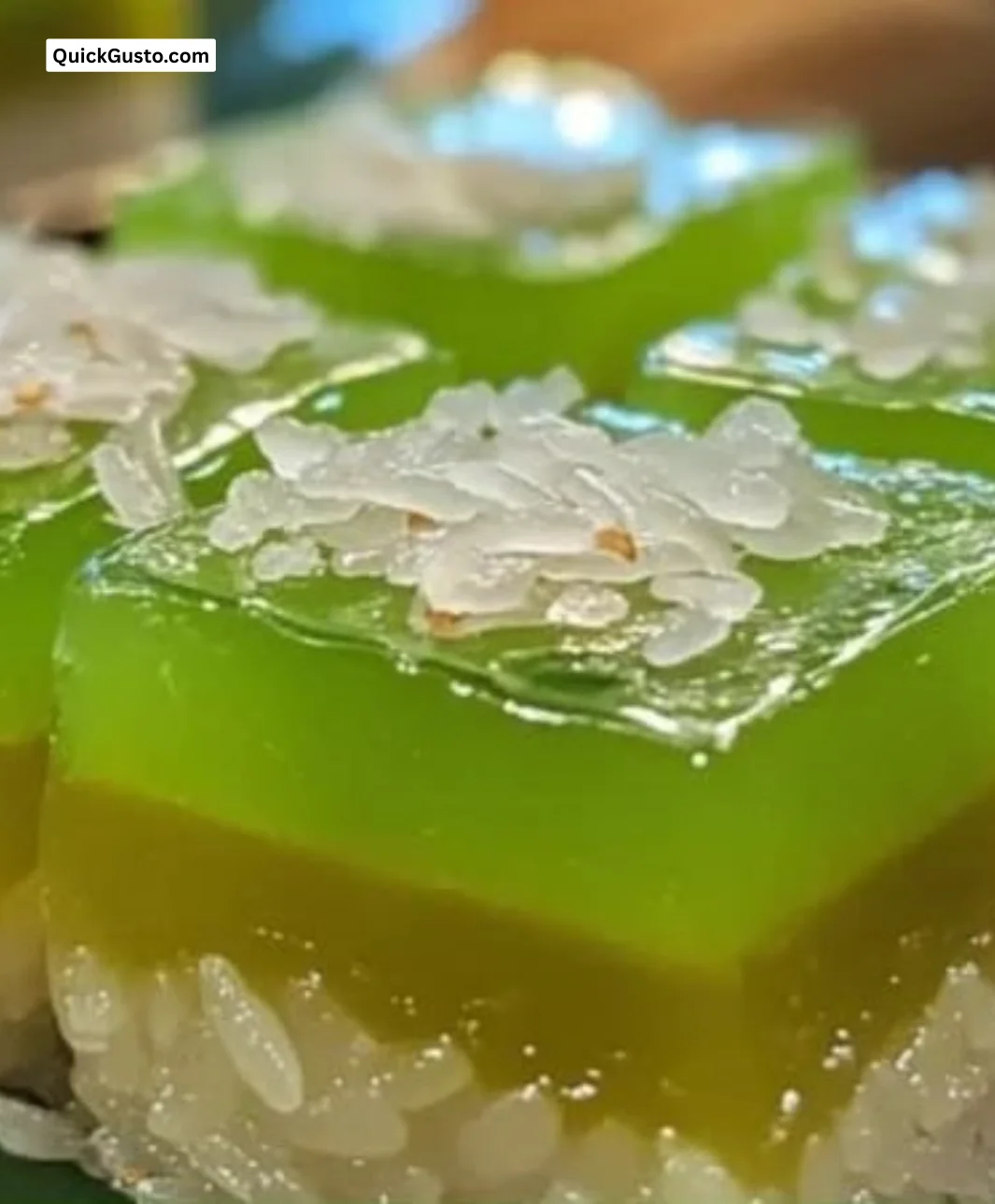 Delicious Coconut Pandan Rice Jelly dessert served in a bowl